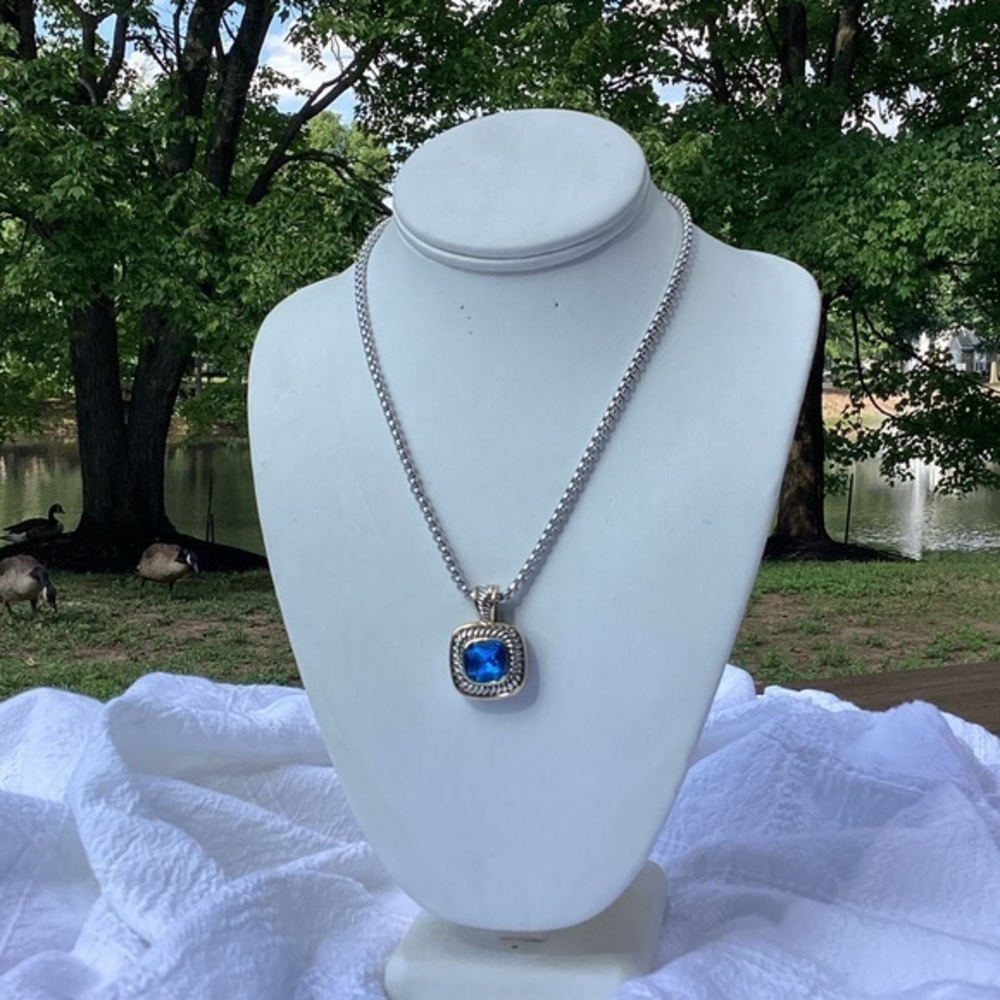 FAMILY VINTAGE STATEMENT NECKLACE